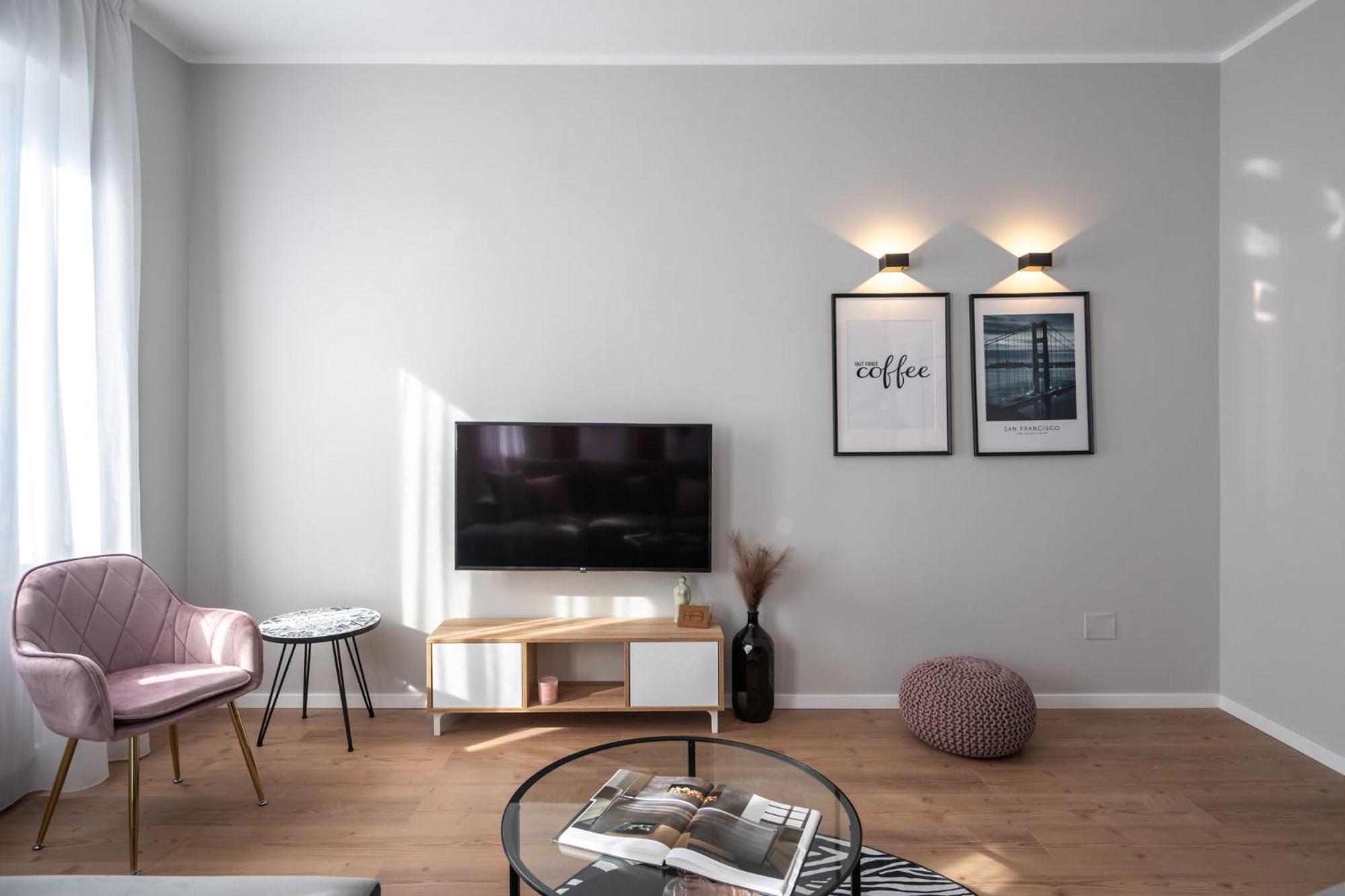 The Loft Luxury Apartments-Near The Park In The City Center Bukarest Kültér fotó